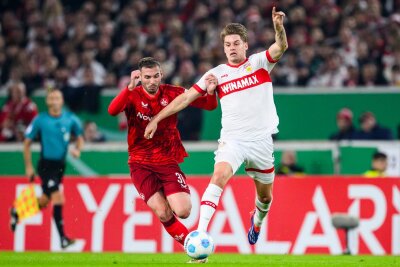 Trotz Zweitrunden-Aus: FCK-Coach Anfang stolz auf sein Team - Luca Sirch im Zweikampf mit Ramon Hendriks.