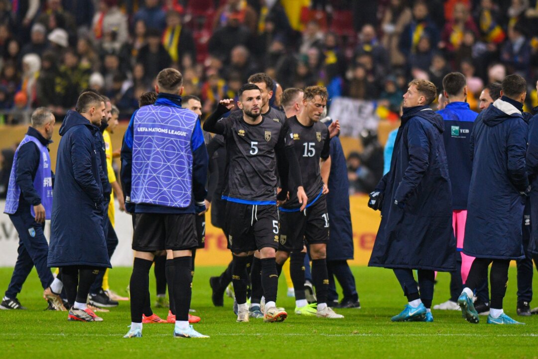 UEFA nach Spielabbruch durch Kosovo gefordert - Kosovos Nationalmannschaft verlässt vorzeitig das Spielfeld. 