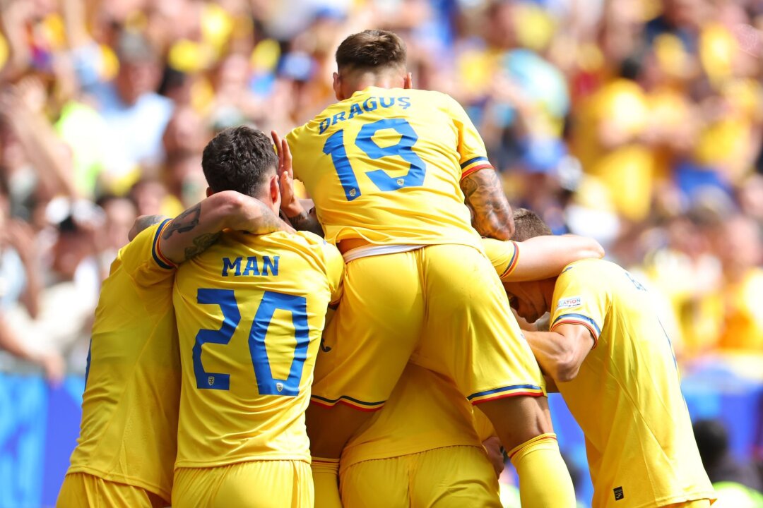 Ukraine vor frühem EM-K.o. - Rumänen bejubeln 3:0 - Rumänien besiegte schwache Ukrainer in ihrem ersten Gruppenspiel deutlich.
