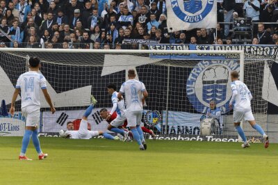 "Unbeschreibliches Gefühl": So erlebte Luis Fischer sein Tordebüt für den CFC - Seit Samstag steht fest, dass die Himmelblauen in dieser Saison die Chance haben, erneut die Trophäe zu holen. Foto: Harry Härtel