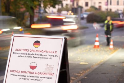 Unerlaubte Einreisen gehen zurück - Folge neuer Kontrollen? - An der deutsch-polnischen Grenze wird seit gut einem Jahr kontrolliert. (Archivfoto)