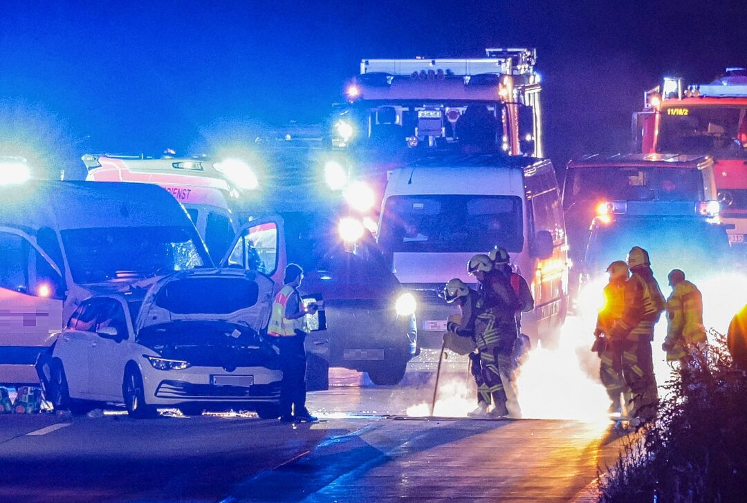 Unfall auf A4: 66-jährige VW-Fahrerin schwer verletzt - Auffahrunfall auf der A4: Verkehr in Richtung Erfurt für Stunden gesperrt. Foto: Andreas Kretschel