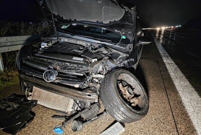 Unfall auf A4: PKW verliert Rad und landet in Leitplanke - Am Sonntagabend hat ein PKW auf der A4 Richtung Erfurt ein Rad verloren. Foto: Mike Müller