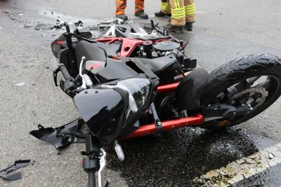 Unfall auf Autobahnzubringer: Motorradfahrer verletzt - Unfall auf Autobahnzubringer S255 - Motorradfahrer verletzt. Foto: Niko Mutschmann