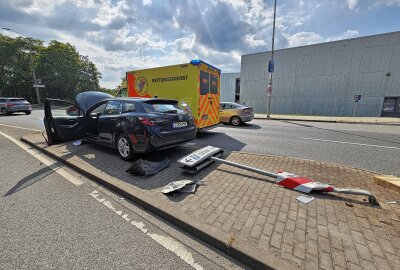 Unfall auf B173: PKW fährt auf Verkehrsinsel auf - Auf der B173 kam es am Mittwoch zu einem Verkehrsunfall. Foto: Mike Müller