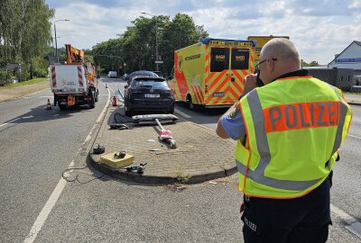 Unfall auf B173: PKW fährt auf Verkehrsinsel auf - In Zwickau kam es am Mittwoch zu einem Verkehrsunfall. Foto: Mike Müller