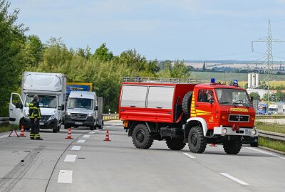 Unfall auf der A14 bei Döbeln: Zwei Verletzte und Gasaustritt nach Kollision - Ein Audi krachte in den Camper. Foto: EHL Media/Dietmar Thomas