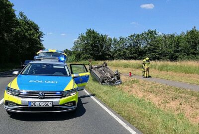 Unfall auf der B176: PKW überschlägt sich - Unfall auf der B176: PKW überschlägt sich zwischen Borna und Lobstädt. Foto: xcitepress