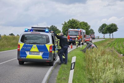 Unfall auf S290: PKW überschlägt sich und bleibt auf Dach liegen - Auf der S290 kam es zu einem Verkehrsunfall. Foto: Mike Müller