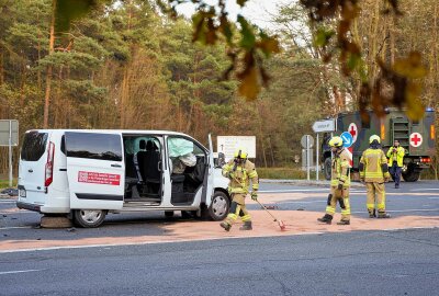 Unfall auf sächsischer Bundesstraße: Fahrzeug der Bundeswehr kollidiert mit PKW - Es kam zu einer Kollision mit einem Fahrzeug der Bundeswehr. Foto: xcitepress