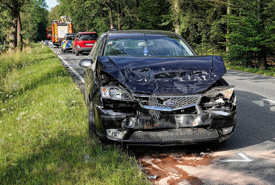 Unfall bei Dresden: Fahrer mit 3,1 Promille verursacht Kollision - Am Donnerstag kam es zu einem Verkehrsunfall zwischen zwei PKW. Foto: Roland Halkasch