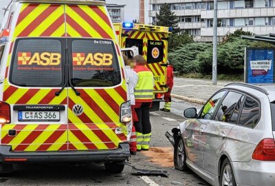 Unfall in Chemnitz: Brückenstraße halbseitig gesperrt - Am Samstag kam es zu einem Verkehrsunfall auf der Brückenstraße in Chemnitz. Foto: Harry Härtel