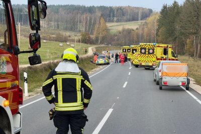 Insgesamt gab es fünf Verletzte bei dem Unfall. Foto: Daniel Unger