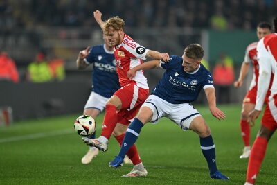 Union Berlin fliegt nach 0:2 in Bielefeld aus dem Pokal - Arminia und Union lieferten sich packende Zweikämpfe.