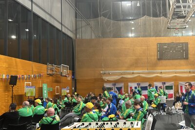 Unvergessliche Erlebnisse als Volunteer bei der Fußball-EM in Leipzig - Die Position des Ceremony Maker Volunteers erfordert eine Verfügbarkeit von 9 bis 13 Tagen, einschließlich aller Spieltage und der Tage davor. 