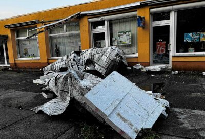 Unwetter in Sachsen: Schäden durch Hagel und Sturm - War ein Tornado dabei? - Am Dienstagabend zog ein schweres Unwetter über Gröditz im Landkreis Meißen hinweg und hinterließ eine Schneise der Verwüstung. Foto: xcitepress/rico loeb