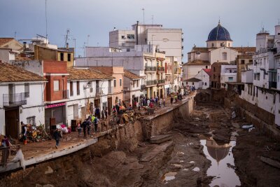 Unwetter in Spanien: Schon mehr als 200 Tote - Blick auf ein von Überschwemmungen betroffenes Gebiet in Chiva.