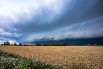 Unwetterwarnung für Meerane: Superzelle mit Hagel zieht über die Stadt - Heute Mittag um 12:20 Uhr zog eine mit Hagel gefüllte Superzelle über Meerane hinweg.