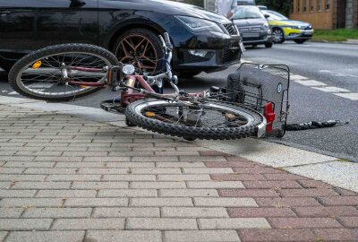 Update- Beim Abbiegen übersehen: Radfahrer nach Unfall schwer verletzt - Am Donnerstagnachmittag hat sich in Zittau ein Unfall zwischen einem PKW und einem Fahrradfahrer ereignet. Foto: xcitepress