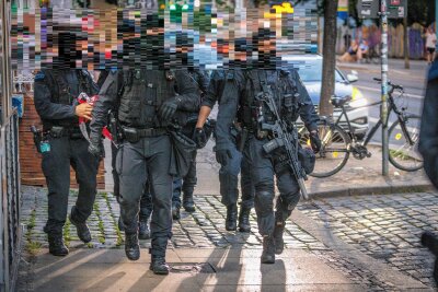 Update: Bewaffnete Razzia auf der Leipziger Eisenbahnstraße - Razzia auf der Leipziger Eisenbahnstraße. Foto: ArcheoPix