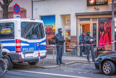 Update: Bewaffnete Razzia auf der Leipziger Eisenbahnstraße - Razzia auf der Leipziger Eisenbahnstraße. Foto: ArcheoPix