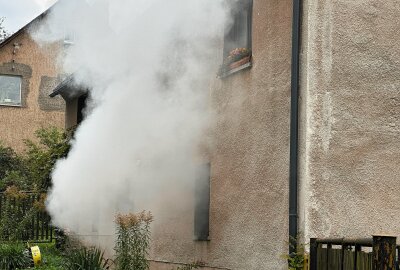 Update: Brand in Lauter-Bernsbach: Ermittlungen wegen fahrlässiger Brandstiftung - Ein Holzstapel im Heizungsraum ist in Flammen aufgegangen. Foto: Daniel Unger