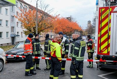 Update: Chemikalienfund in Chemnitz - Beamter des LKA verletzt - Die Feuerwehr und Polizei befindet sich derzeit im ABC-Einsatz. Foto: Harry Härtel