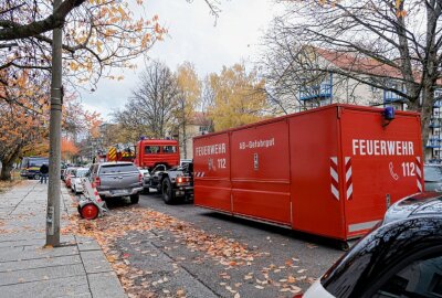 Update: Chemikalienfund in Chemnitz - Beamter des LKA verletzt - Die Feuerwehr und Polizei befindet sich derzeit im ABC-Einsatz. Foto: Harry Härtel