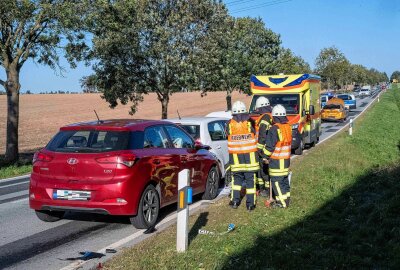 Update: Crash mit mehreren Fahrzeugen bei Löbau - Elfjähriger Beifahrer verletzt - Am Donnerstagvormittag ereignete sich auf der Ortsverbindungsstraße zwischen Strahwalde und Löbau ein Verkehrsunfall mit drei beteiligten Fahrzeugen. Foto: xcitepress