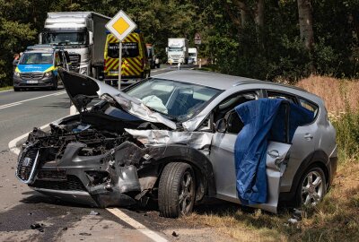 Update: Drei Verletzte nach Kollision mit LKW auf B92 - Schwerer Unfall auf der B92. Foto: Igor Pastierovic