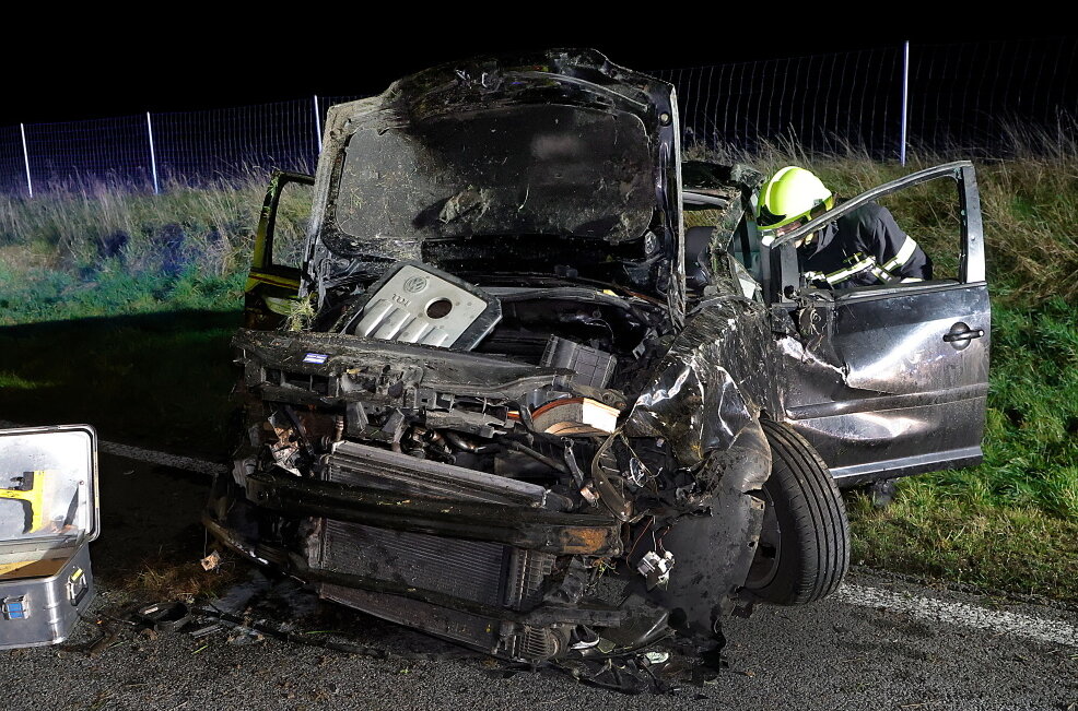 Update: Drei Verletzte und schwer verletztes Baby bei Unfall auf der A4 bei Chemnitz - Schwerer Unfall auf der A4 bei Chemnitz Mitte. Foto: ChemPic