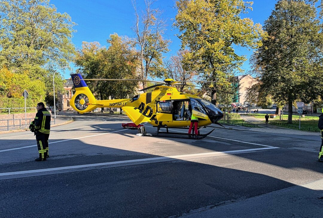 Update: Einsatz mit Rettungshubschrauber in Werdau - Schwerverletzter im Fachklinikum verstorben - Einsatz mit Rettungshubschrauber in Werdau. Foto: Mario Dudacy