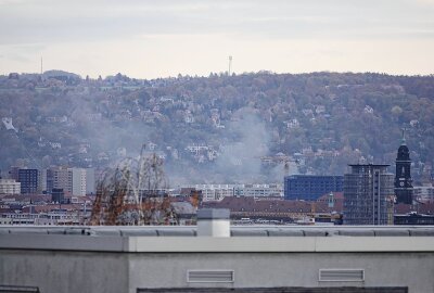 Update: Ermittlungen wegen versuchten Mordes nach Brand in Dresden - Am Donnerstag kam es gegen 8.45 Uhr an der Gabelsbergerstraße zu einem Wohnungsbrand. Foto: Roland Halkasch