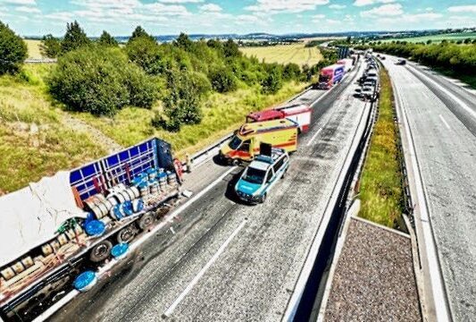 Update: Erneut schwerer Unfall mit zwei LKW auf der A17 - Am Nachmittag kam es erneut zu einem Verkehrsunfall auf der A17 mit zwei LKW. Foto: Marko Förster