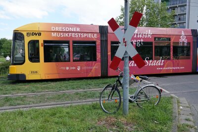 Am Montagnachmittag kam es gegen 15.20 Uhr zu einem Verkehrsunfall in Dresden OT Prohlis. Foto: Roland Halkasch