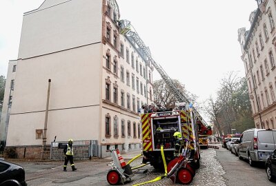 Update: Feuerwehr im Einsatz - Brand in Mehrfamilienhaus in Chemnitz - In einem Mehrfamilienhaus war im Kellerbereich aus bisher unbekannter Ursache ein Brand ausgebrochen. Foto: Harry Härtel