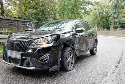 Update: Frontalzusammenstoß auf der B95 mit einer verletzten Person - Am Sonntagabend kam es auf der Annaberger Straße in Chemnitz zu einem Frontalcrash zweier Autos. Foto: ChemPic