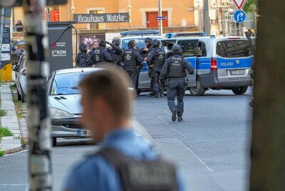 Update: Großer Polizeieinsatz wegen Techno-Musik: Mann in Gewahrsam - Das Ordnungsamt war am Dienstagabend an einem Mehrfamilienhaus auf der Mohnstraße angerückt, um eine Störung zu beenden. Foto: xcitepress/Finn Becker