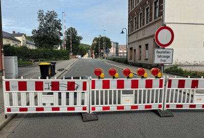 Update: Kurzfristige Vollsperrung in Aue-Bad Schlema aufgehoben - Die R.-Breitscheidstraße ist vorübergehend voll gesperrt. Foto: Niko Mutschmann