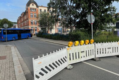 Update: Kurzfristige Vollsperrung in Aue-Bad Schlema aufgehoben - Die R.-Breitscheidstraße ist vorübergehend voll gesperrt. Foto: Niko Mutschmann