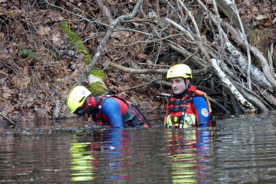 Personensuche im Chemnitzer Zeisigwald. Foto: Harry Haertel