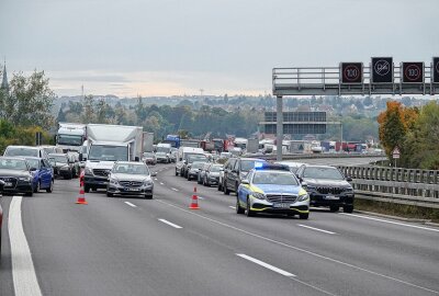 Update LKW-Brand: A4 nach Vollsperrung wieder freigegeben - Es bildete sich ein langer Stau. Foto: Roland Halkasch