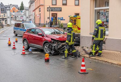 Update: Unfall in Zwönitz - 20.000 Euro Sachschaden - Am Samstagmittag kam es in Zwönitz zu einem Verkehrsunfall. Foto: André März