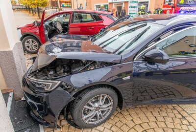 Update: Unfall in Zwönitz - 20.000 Euro Sachschaden - Die Polizei hat die Ermittlungen zum Unfallhergang aufgenommen. Foto: André März