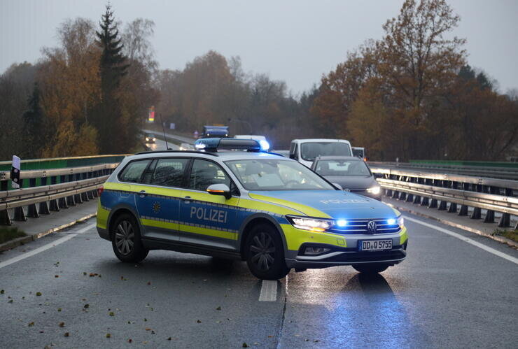 Update: Verkehrsbehinderungen und Stau nach Unfall auf B173 - Auf der B173 kam es zu einem Verkehrsunfall. 