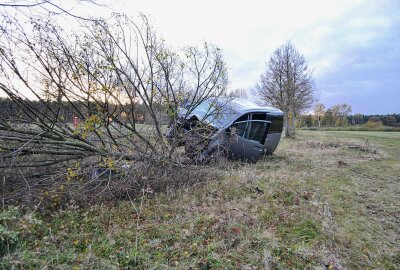 Update: Verletzter nach Frontalcrash auf sächsischer Staatsstraße - Der Fahrer des Fahrzeugs wurde bei dem Aufprall verletzt. Foto: xcitepress/brl