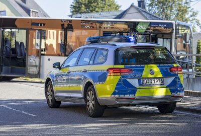 Update zu Großeinsatz nach Schulbus-Unfall in Sehmatal-Neudorf: Sieben Kinder im Krankenhaus - Schulbusunglück in Sehmatal-Neudorf. Foto: Bernd März