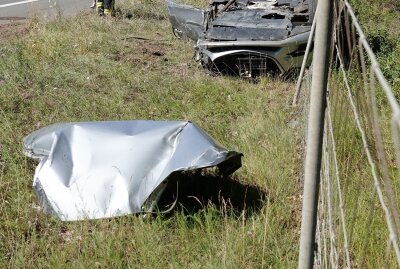 Update zu Heli-Einsatz auf A13: Schwerer Unfall mit Überschlag - Der Rettungshubschrauber "Christoph 38" brachte den Notarzt an die Unfallstelle. Foto: Roland Halkasch