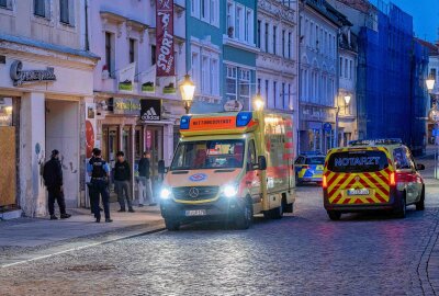 Update zu Messerangriff in der Zittauer Innenstadt: Rettungskräfte im Einsatz - Am Mittwochabend kam es zu einem Messerangriff in der Zittauer Innenstadt. Foto: xcitepress