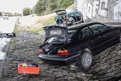 Update zu Schwerem Unfall auf der A72: Mehrere Verletzte, darunter vier Kinder - Beide Fahrzeuge wurden total beschädigt. Foto: Igor Pastierovic